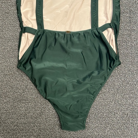 Adriana Degreas Low-Back Cutout Swimsuit in Dark Green - Picture 6 of 12